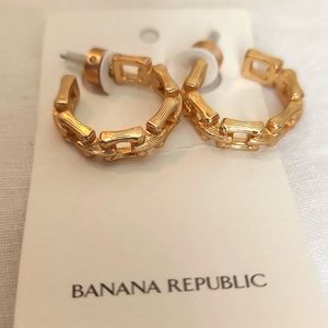Beautiful Banana Republic Small Chain Hoops